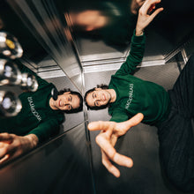 Load image into Gallery viewer, Tumši zaļš vīriešu džemperis &quot;Nacionālais&quot;
